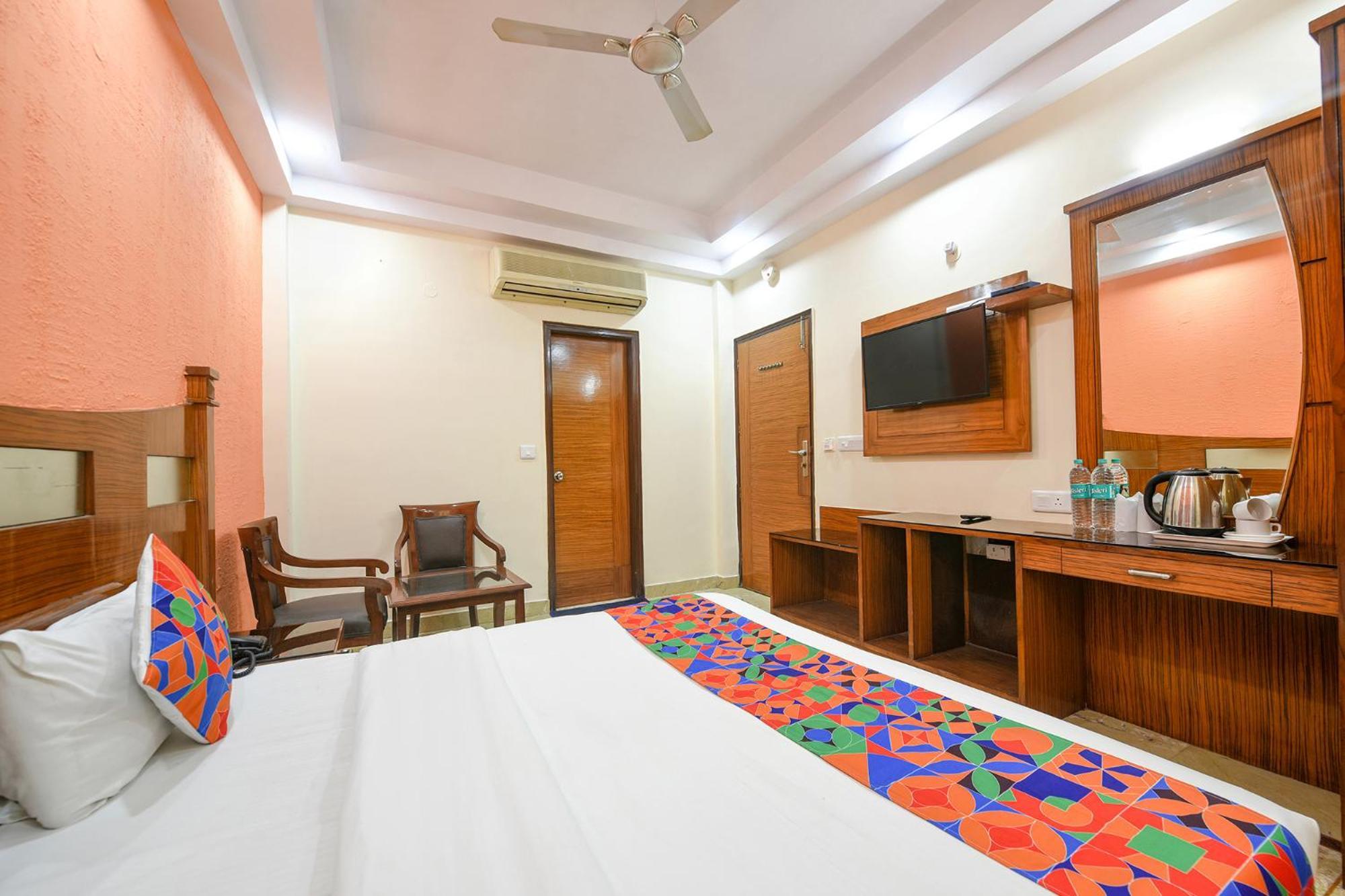 FabExpress Jaggi Palace Karol Bagh Hotel Delhi  Bagian luar foto